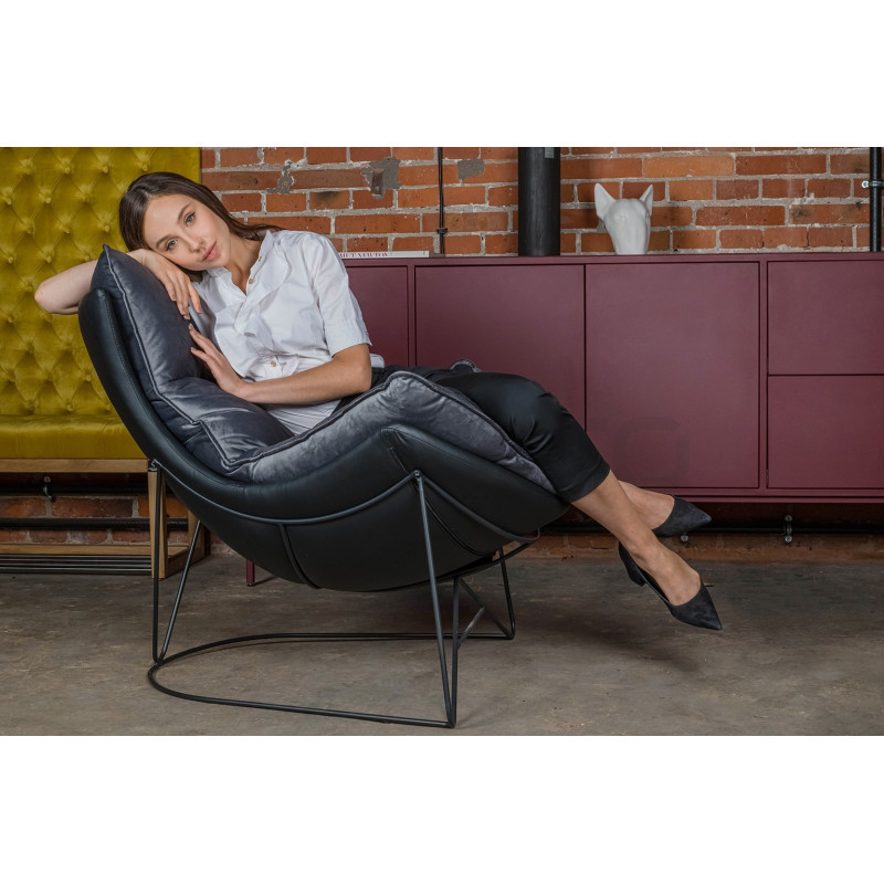 Fotel nowoczesny Otilia Stand w szaroczarnym welurze velvecie  Fotel nowoczesny Otilia Stand w szaroczarnym welurze velvecie