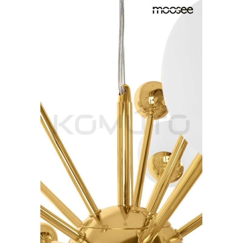 Lampa wisząca Aurelia złota z białymi kloszami do salonu Lampa wisząca Aurelia złota z białymi kloszami do salonu