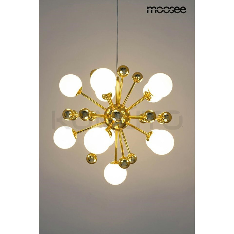 Lampa wisząca Aurelia złota z białymi kloszami do salonu Lampa wisząca Aurelia złota z białymi kloszami do salonu