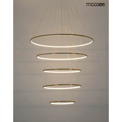 Lampa wisząca RING SLIM5 złotych okręgów do wysokiego salonu Lampa wisząca RING SLIM5 złotych okręgów do wysokiego salonu