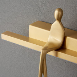 Kinkiet glamour AMICI ZŁOTY 31 z siedzącą postacią Kinkiet glamour AMICI ZŁOTY 31 z siedzącą postacią