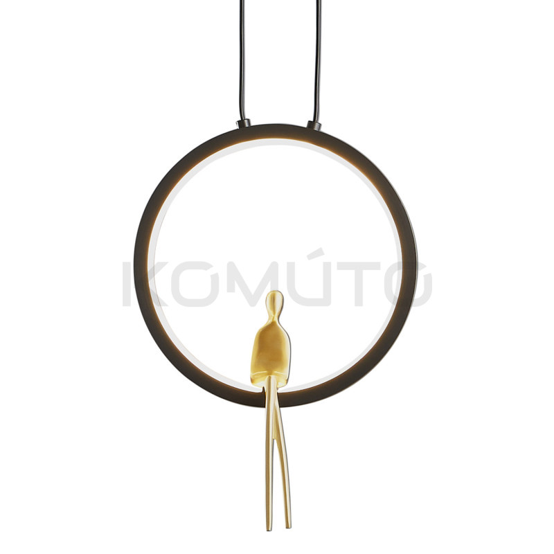 Lampa wisząca glamour AMICI czarno złota z postacią w okręgu Lampa wisząca glamour AMICI czarno złota z postacią w okręgu