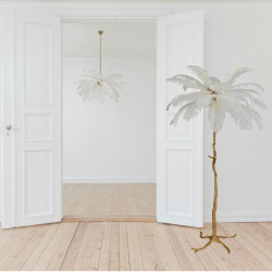 Lampa podłogowa EMU z białymi piórami – Elegancka dekoracja Lampa podłogowa EMU z białymi piórami – Elegancka dekoracja