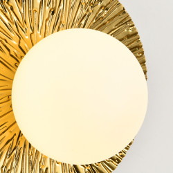 Kinkiet Sun: Złota rzeźba świetlna | Artystyczny design lampy