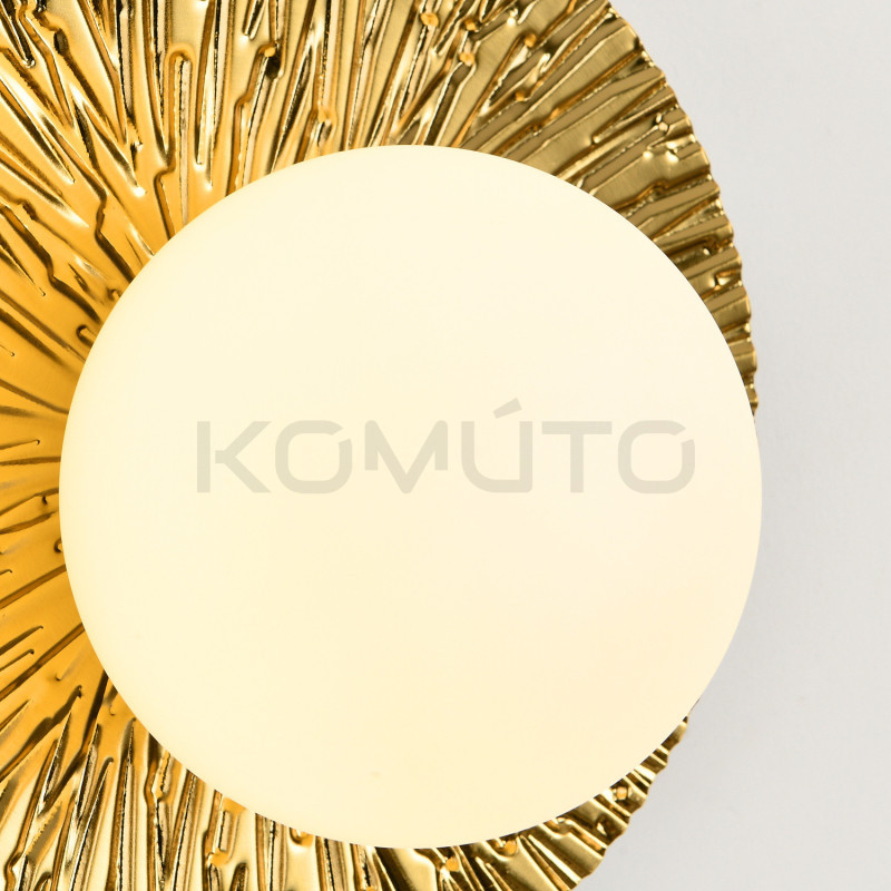 Kinkiet Sun: Złota rzeźba świetlna | Artystyczny design lampy