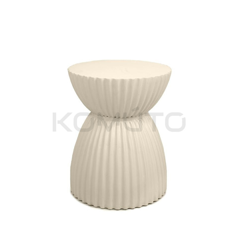 Stolik TURNO – artystyczna forma i design | Komuto.pl