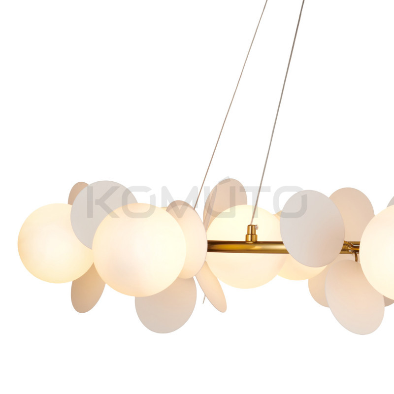 Lampa CHIC – artystyczna forma światła i elegancji