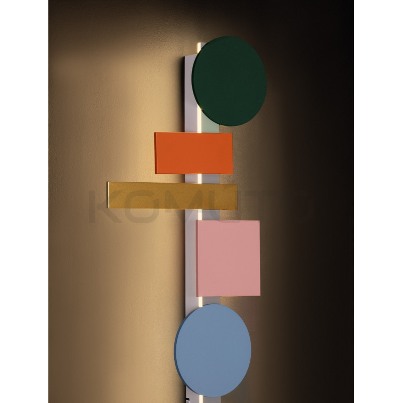 Kinkiet Piet – artystyczna instalacja świetlna na ścianie 