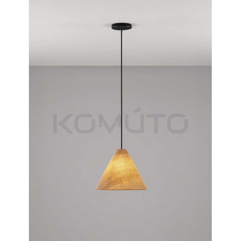 Solise – Lampa jak rzeźba światła i drewna | Komuto.pl Solise – Lampa jak rzeźba światła i drewna | Komuto.pl