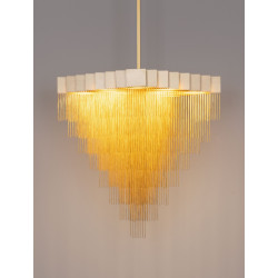 Złota lampa Pixel – światło, które maluje wnętrze