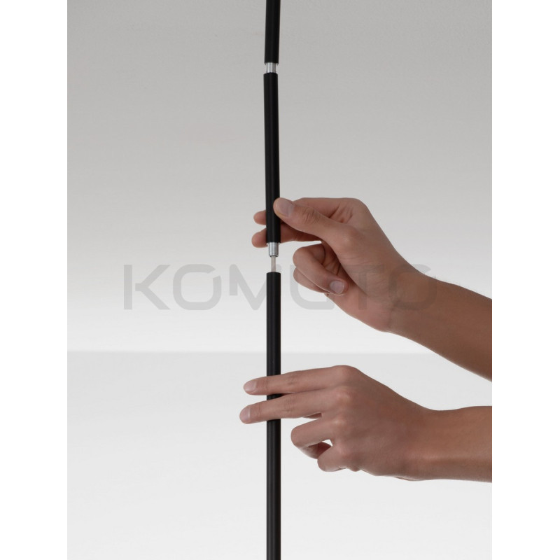 Pixel 120 × 31 – czarna lampa wisząca, która maluje światłem