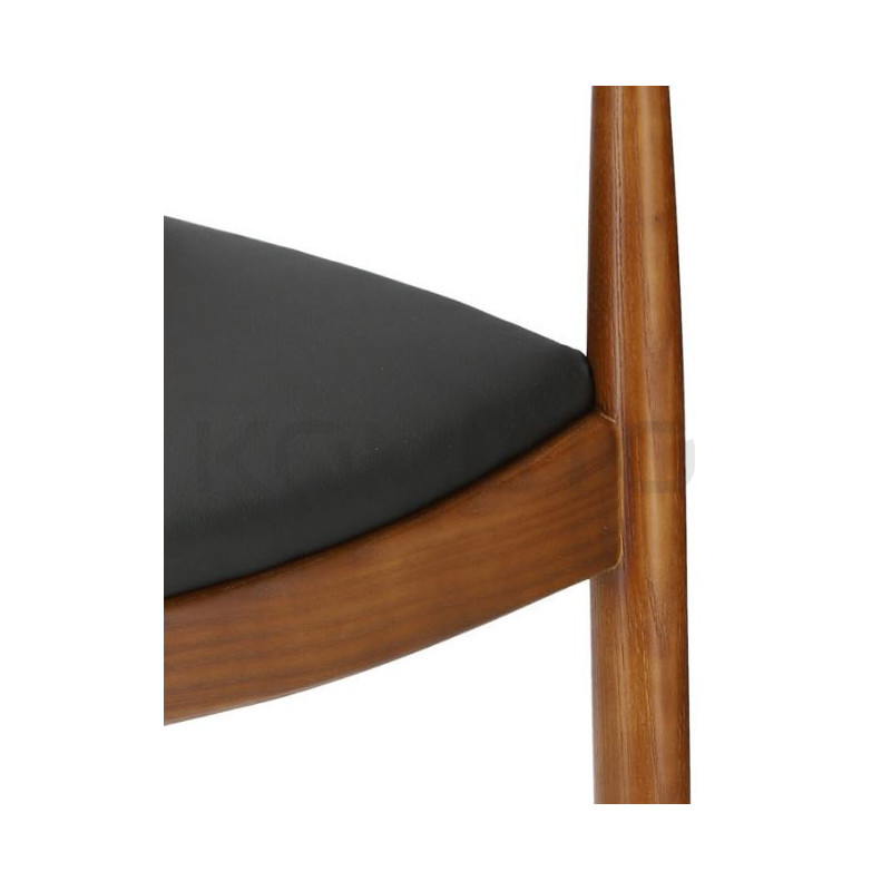 Krzesło KENNEDY – klasyczne wzornictwo i naturalne drewno