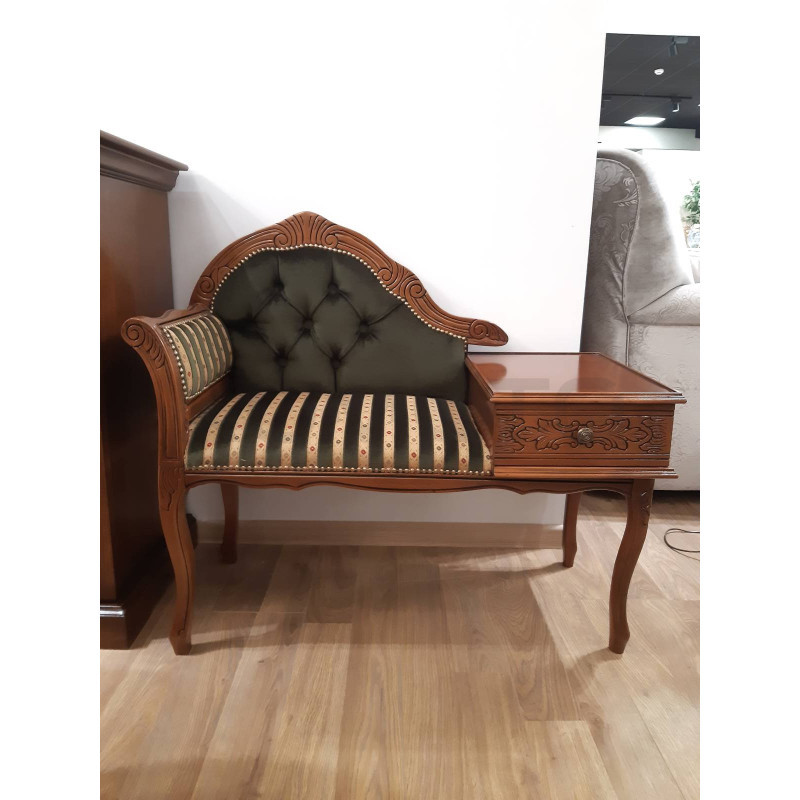 Stylowa Ławeczka Chesterfield z szufladą to telefoniera pikowana