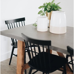 Krzesło drewniane Mowel – elegancja i sztuka w Twoim wnętrzu