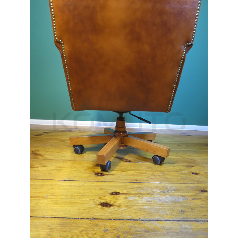 Fotel biurowy Chesterfield z pikowanym siedziskiem Edward w skórze