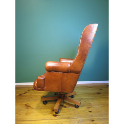 Fotel biurowy Chesterfield z pikowanym siedziskiem Edward w skórze