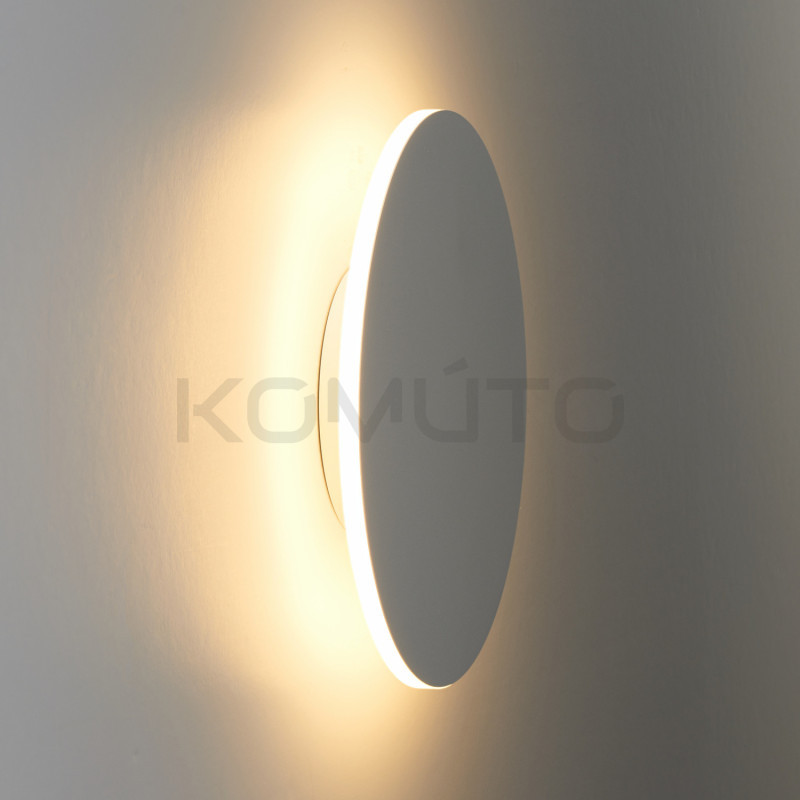 Geometryczny kinkiet NYX 25 – geometria i poetyckie światło