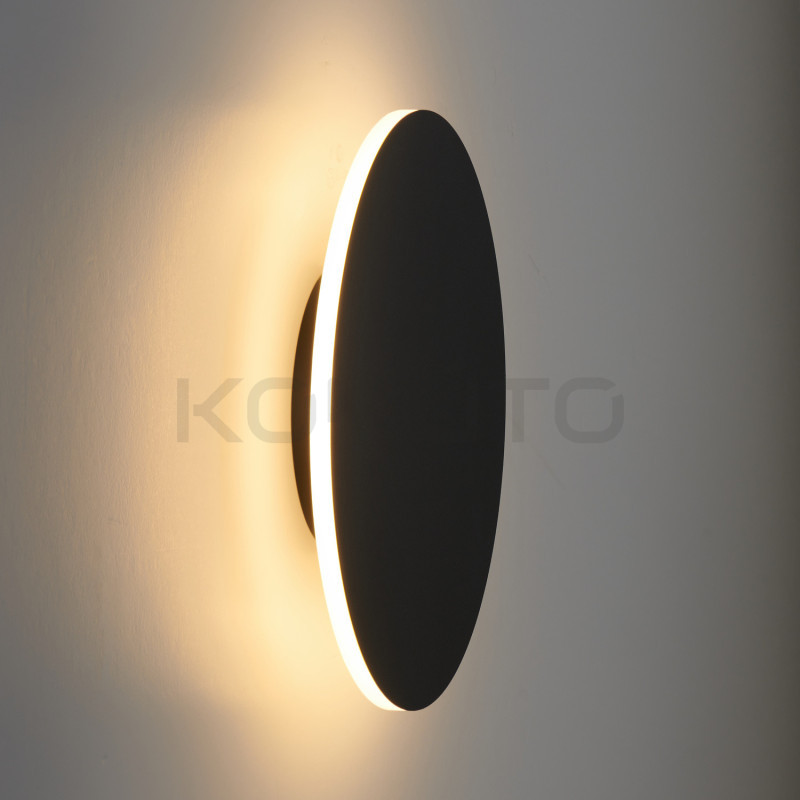 Geometryczny kinkiet NYX 25 – geometria i poetyckie światło