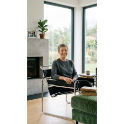 Fotel designerski bauhaus Wassily czarny podstawa z rurek