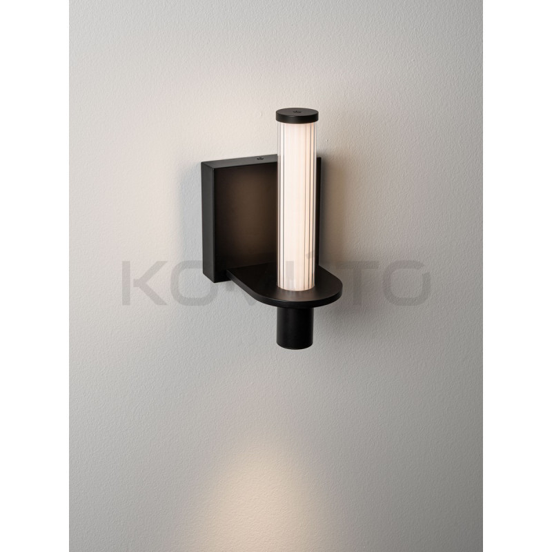 NEXO 1 – designerski kinkiet LED z ryflowanym szkłem