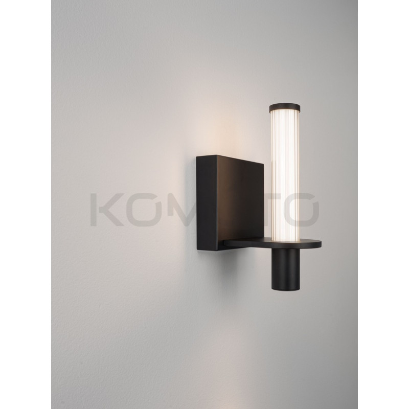 NEXO 1 – designerski kinkiet LED z ryflowanym szkłem